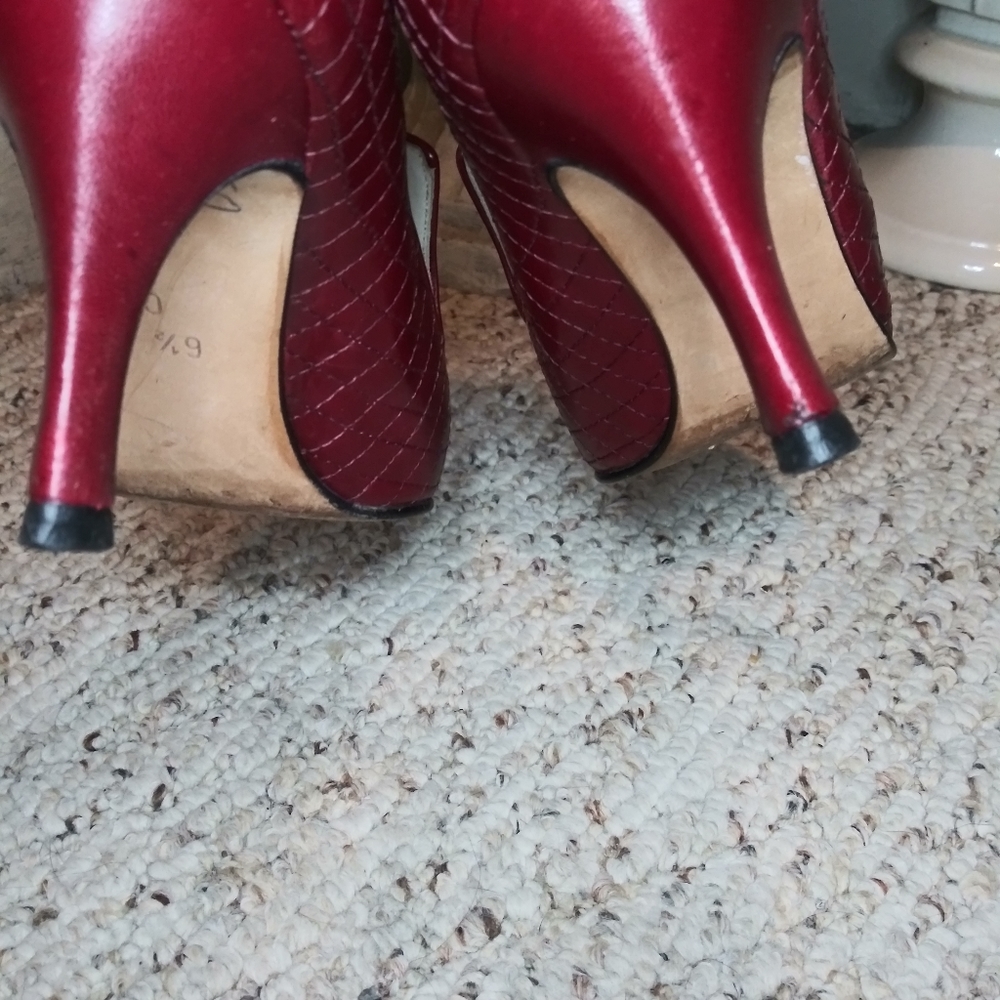 Bally Vintage "Cupid" Ruby Red Quilted Leather Edwardian Style Pumps - Picture 11 of 15